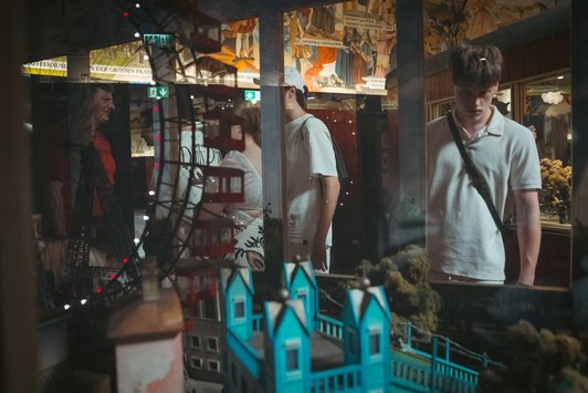 junge Menschen sind zu sehen 