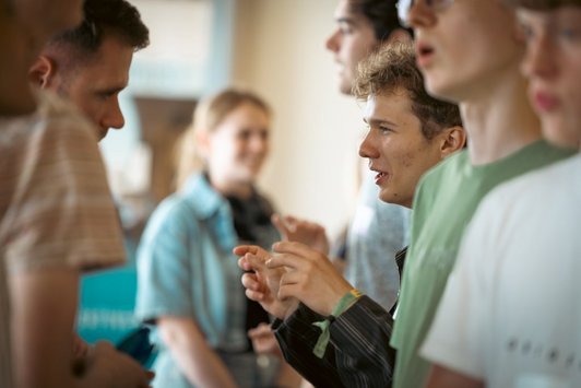 Gruppe junger Menschen