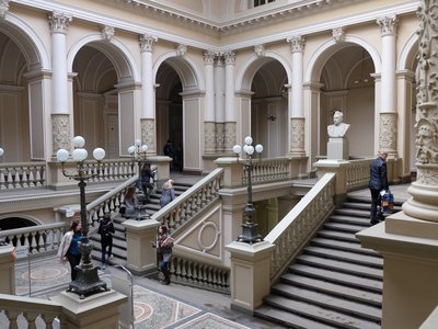 Prächtiges Stiegenhaus der Ivan Franko Universität in Lemberg.