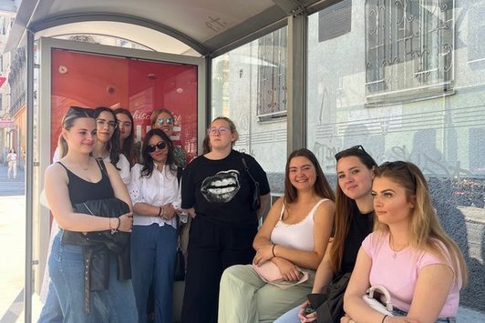 Der Alternativtext wird in Kürze eingefügt