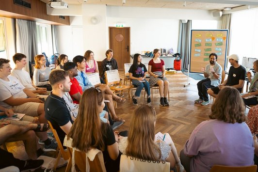 Gruppe junger Menschen