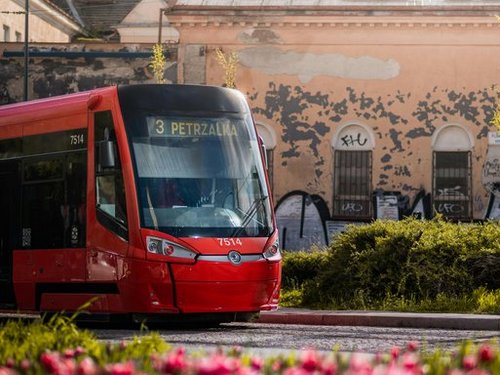 Eine Straßenbahn in Bratislava.