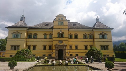 Frontansicht Schloss Hellbrunn