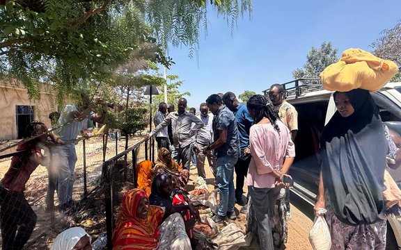 Visit to local peanut traders in Babile district 