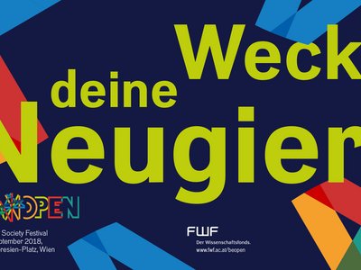 Websujet Be Open mit dunkelblauem Hintergrund, einigen bunten graphischen Elementen und der Aufschrift "Wecke deine Neugier!"