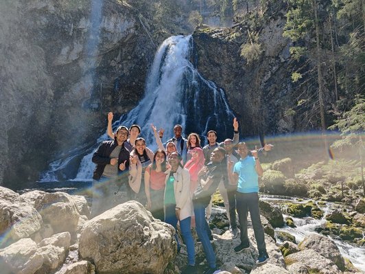 Gruppenausflug zum Wasserfall