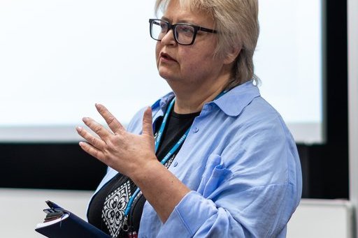 Maryna Mruga (Ministry of Education and Science of Ukraine) is presenting