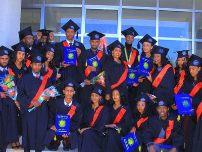 group picture of bachelor graduates