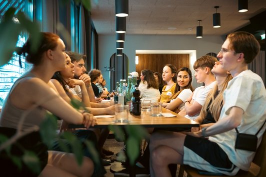 Gruppe junger Menschen 