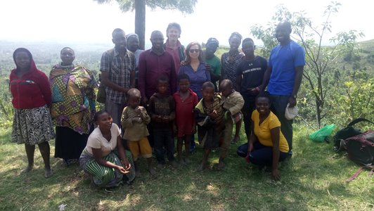 Group photo of project team members, farmers and OeAD coordinator