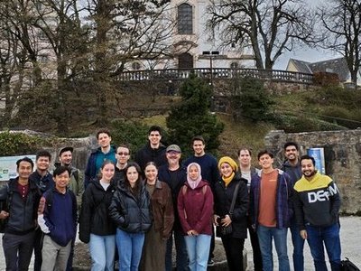 Gruppenfoto vor der Pöstlingbergkirche