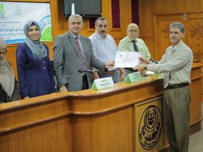 Speakers of Symposium pose for group photo