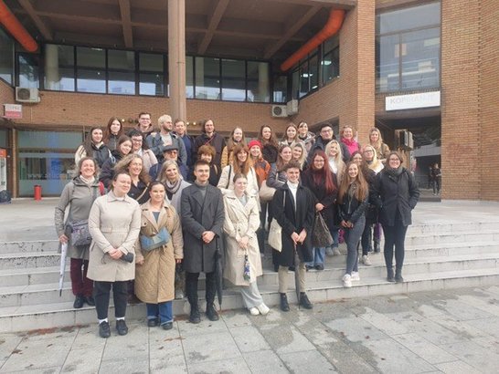 Der Alternativtext wird in Kürze eingefügt