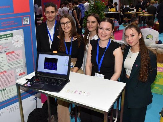 Schüler:innen bei Jugend innovativ