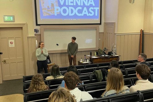 Der Alternativtext wird in Kürze eingefügt