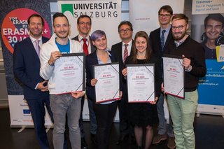 Gruppenfoto mit Preisträgern