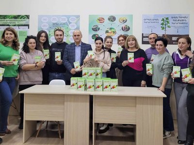 Organic Team Showcasing Delicious Apple Chips