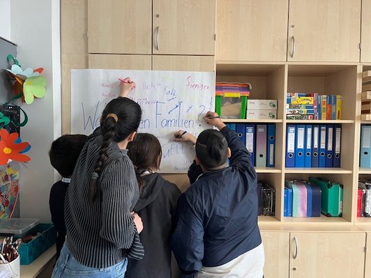 Schüler/innen bei der Projektarbeit