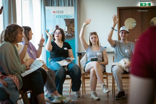 Gruppe junger Menschen