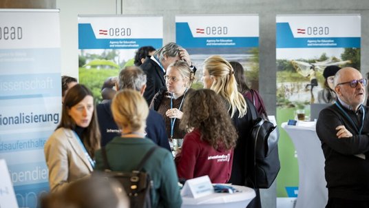 Foto von den Infotischen/OeAD Beratung