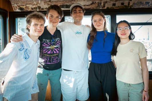 Gruppe junger Menschen 