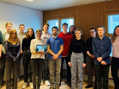 Schüler/innen und Mentor/innen der TU Wien 