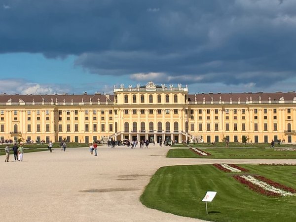 Außenansicht Schloss Schönbrunn Wien