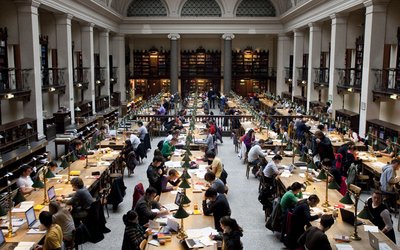 Reading room of the main university in Vienna with students