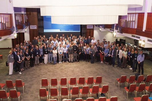 Gruppenfoto der Teilnehmenden der Konferenz.