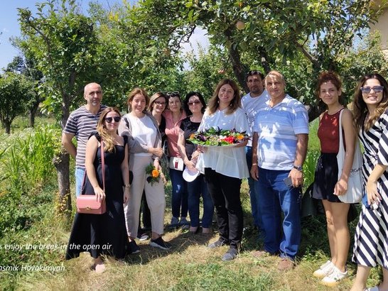 Participants enjoy break during exkursion