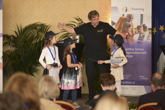 Der Alternativtext wird in Kürze eingefügt