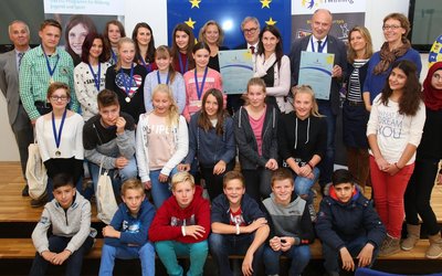 Schüler und Schülerinnen der Neuen Mittelschule Weitensfeld bei der eTwinning-Preisverleihung.