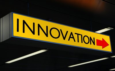 Schild mit "innovation"