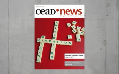 Coverseite der oead.news 103: Scrabble-Buchstaben.