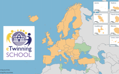 Das Logo des eTwinning-Schulsiegels (Zwei eTwinning-Figuren tanzen um eine Schule) ist neben einer Karte Europas abgebildet.