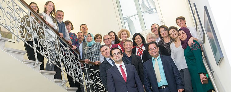 Gruppenfoto der 18 Teilnehmer/innen aus 15 Ländern beim ETF-Forum for Quality Assurance in VET