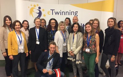 Foto der 15 österreichischen Teilnehmer/innen der eTwinning Jahreskonferenz in Malta