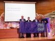 Rektor Gert Mayer und Vizerektorin Patrizia Stoitzner mit Juan José Ruíz, dem Rektor der Universidad Miguel Hernández in Elche (Alicante, Spanien) und NeurotechEU-Koordinator Richard van Wezel