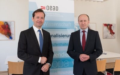 OeAD-Geschäftsführer Jakob Calice und ukrainischer Botschafter Vasyl Khymynets 