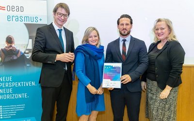 Gruppenfoto Gewinner-Organisation Erasmus+ Award 2023, Schulbereich GIBS