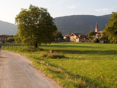einsame Straße am Land